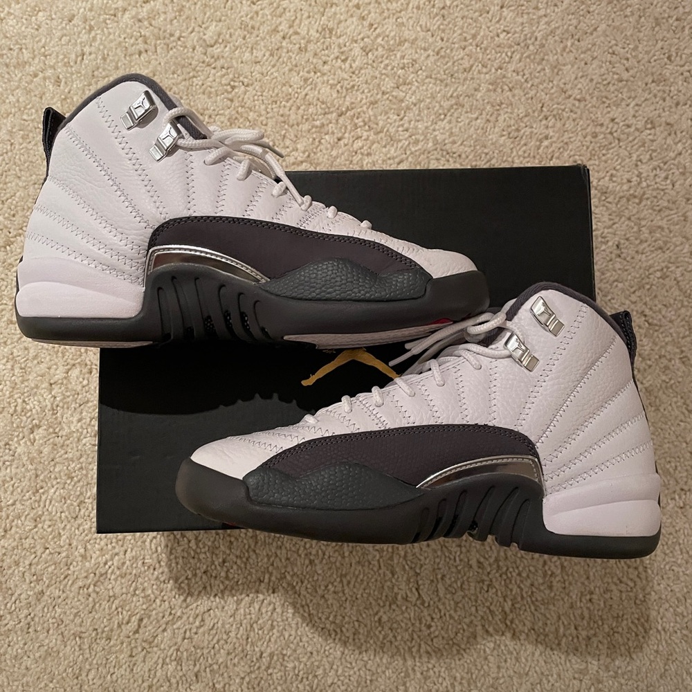 Air Jordan 12. Gym Red. 2019.  Retro .GS/Boys size 6.